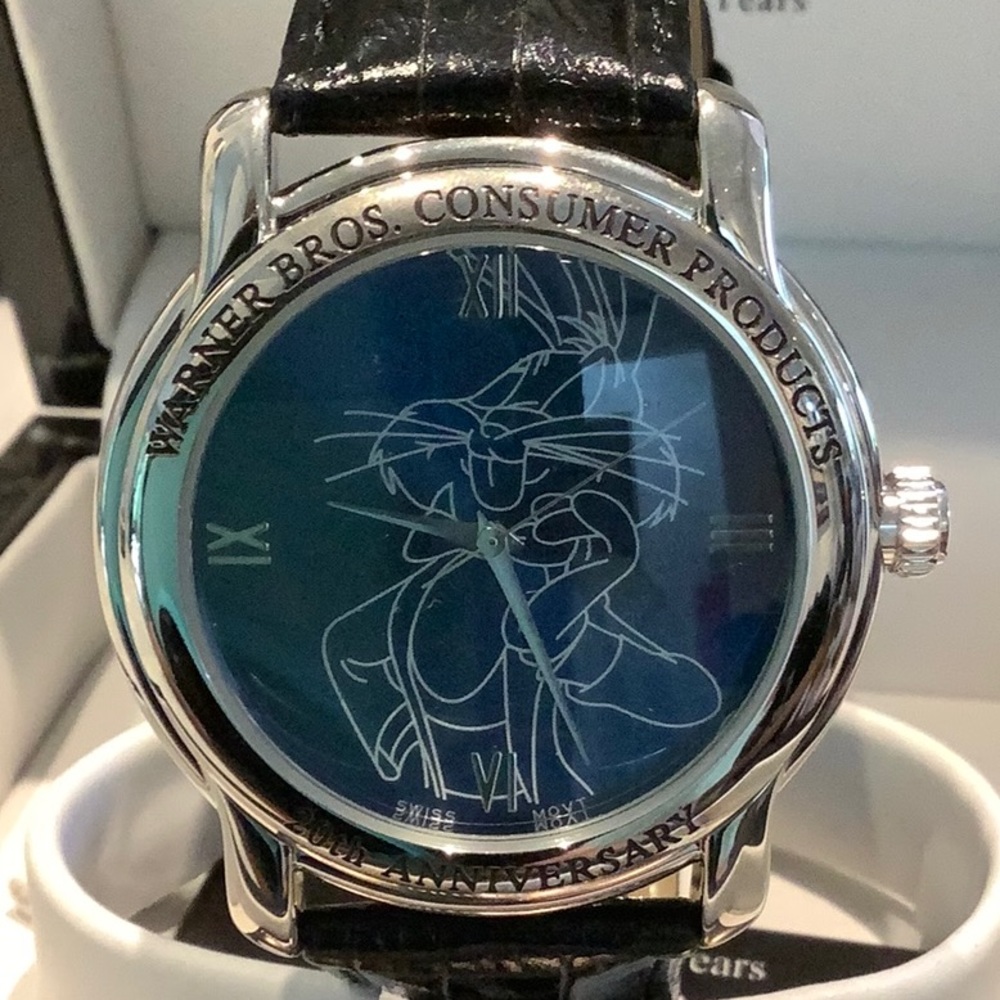 Warner Bros. 20th Anniversary Watch - Picture 3 of 7
